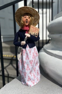 Byer's Choice Caroller - Nantucket Mrs. Preppy 2024