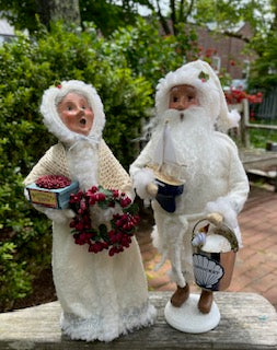 Byer's Choice Caroller -Mrs. Sparkling Santa 2023