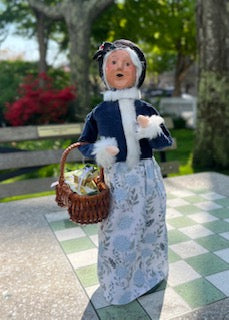 Byer's Choice Caroller - Mrs Hydrangea Claus 2024