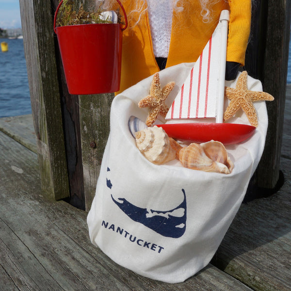 Byer's Choice Caroller - Original Nantucket Santa 2012